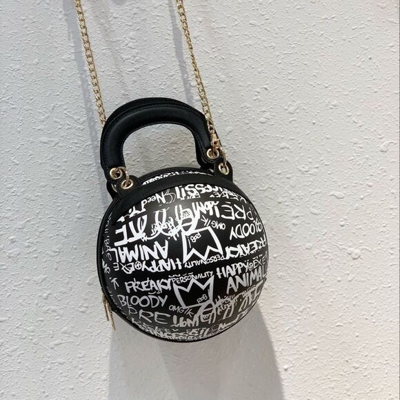 Graffiti Basketball Shape Clutch Model 1 - Picture 6 of 14